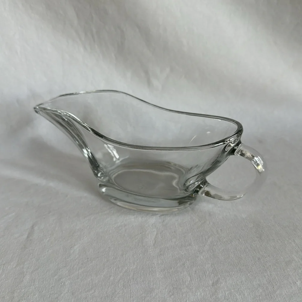 Anchor Hocking clear glass gravy boat